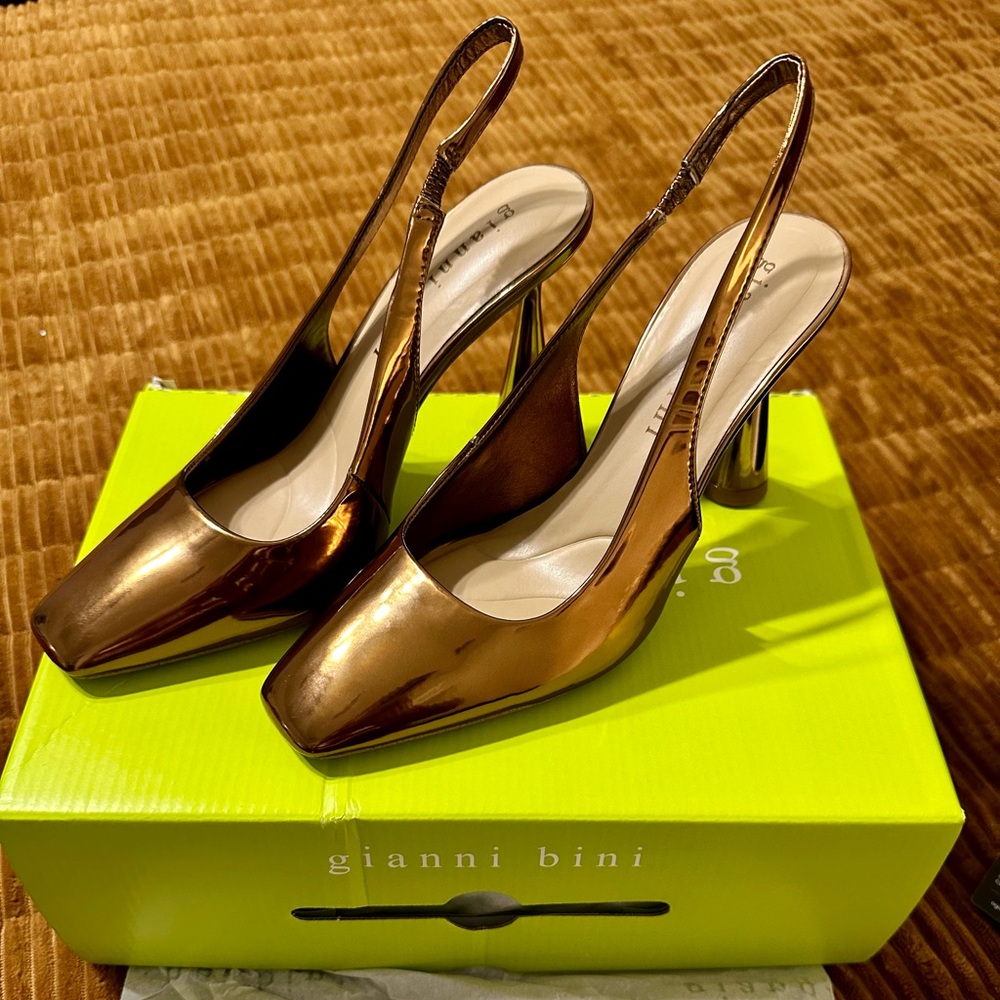 Gianni Bini - Isla Mirror Metallic Square Toe Slingback Pumps. Coppery color.